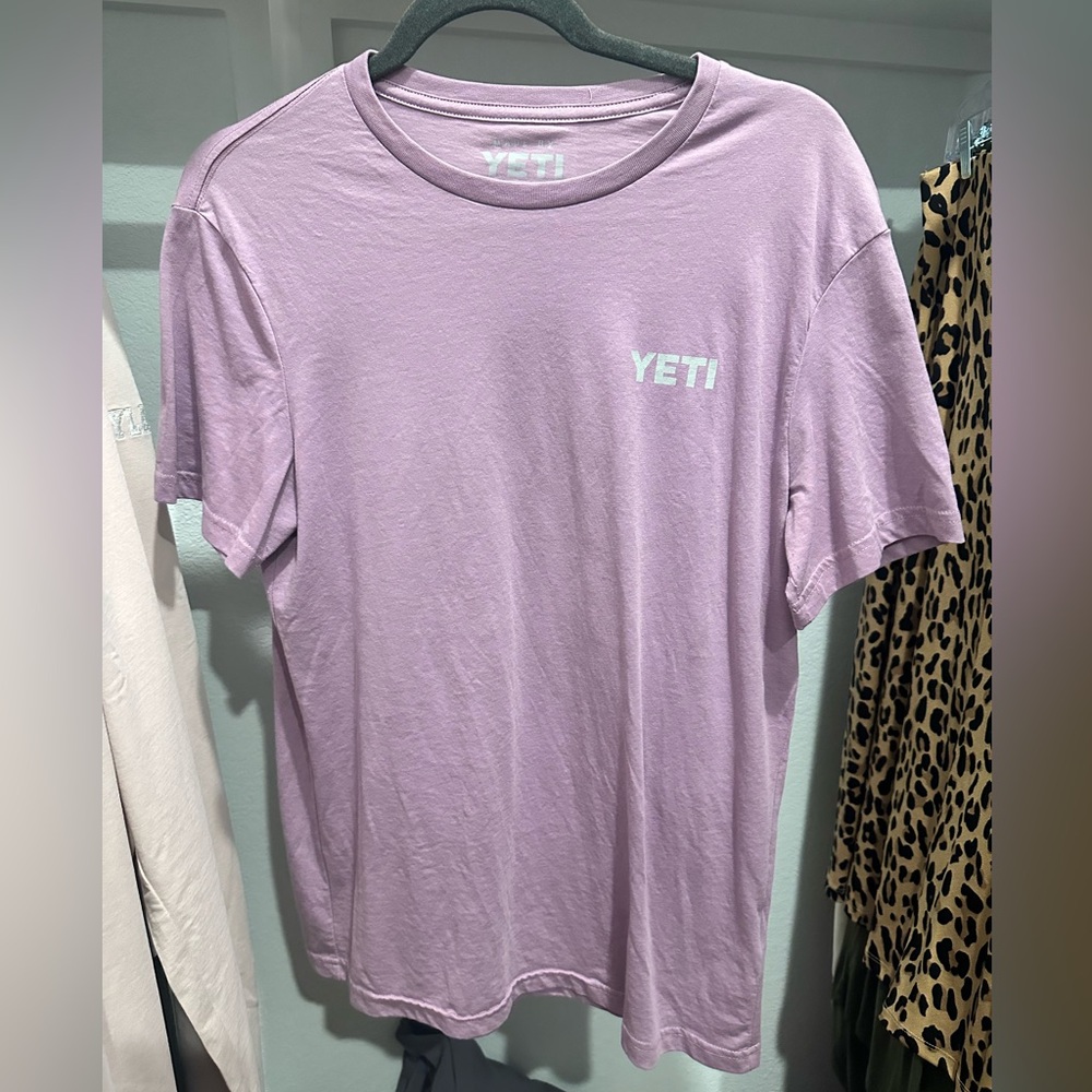 YETI Men's Lavender Tee